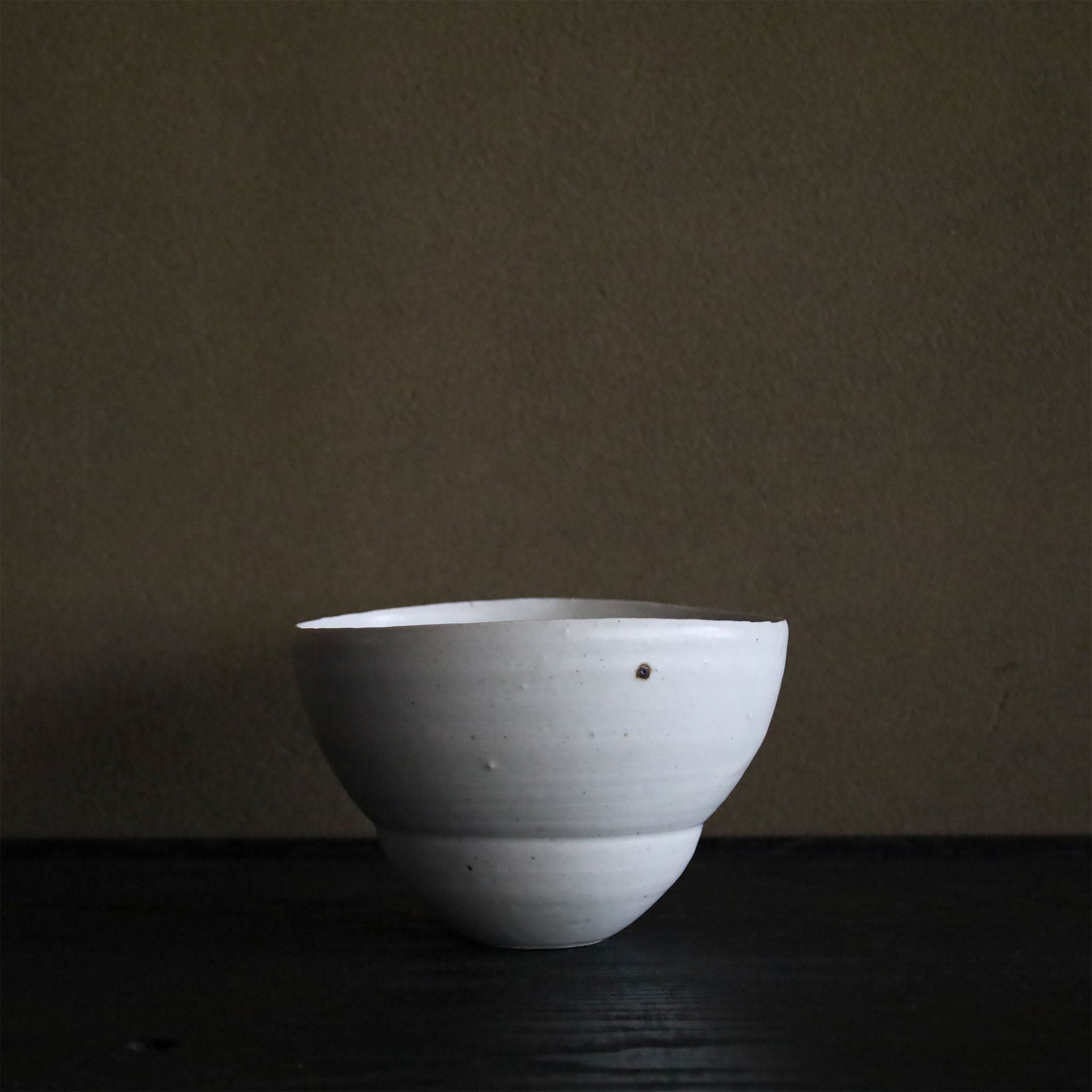 ●24-TO-9Shingo Oka White Porcelain Flower Vase