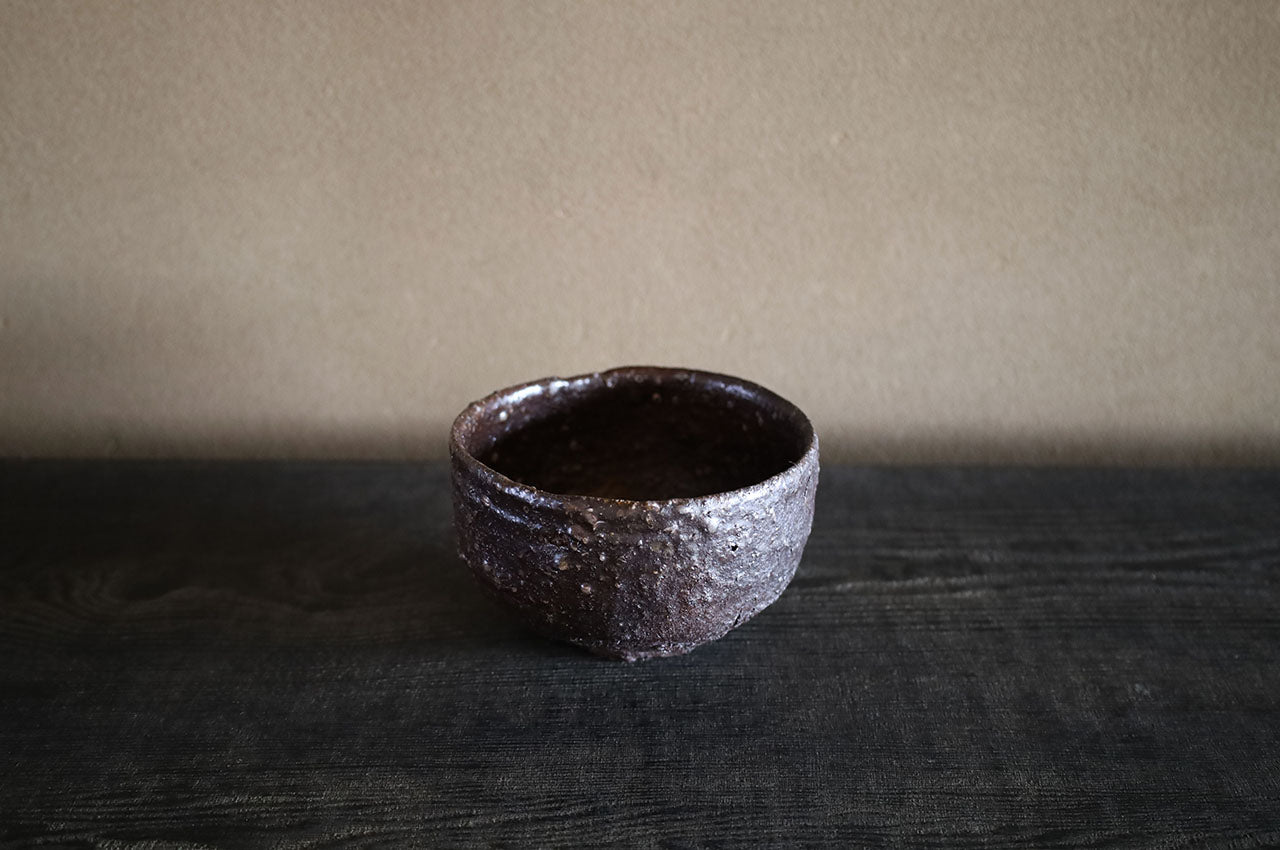 清水志郎 タラオ土ふき漆茶碗 (26-16)