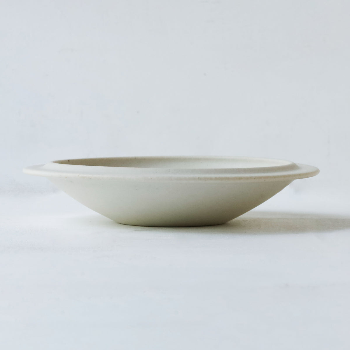 船串篤司 プレート round 15cm 白